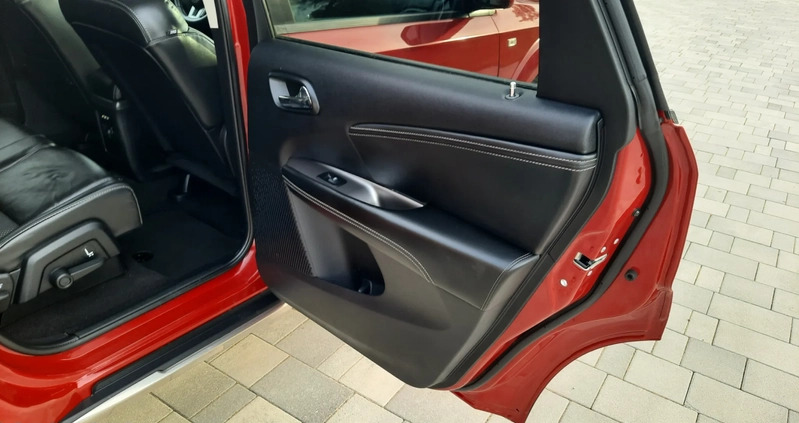Fiat Freemont cena 44900 przebieg: 230000, rok produkcji 2014 z Legionowo małe 596